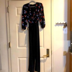 Ann Taylor Floral Jumpsuit - Size 6 EUC